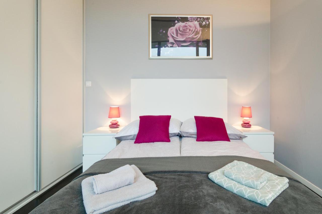Secret Charm Fully Equipped Apt With Balcony Красков Екстериор снимка